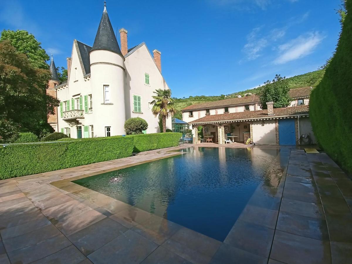 Au Fond De La Cour Bed & Breakfast Veyre-Monton Exterior photo
