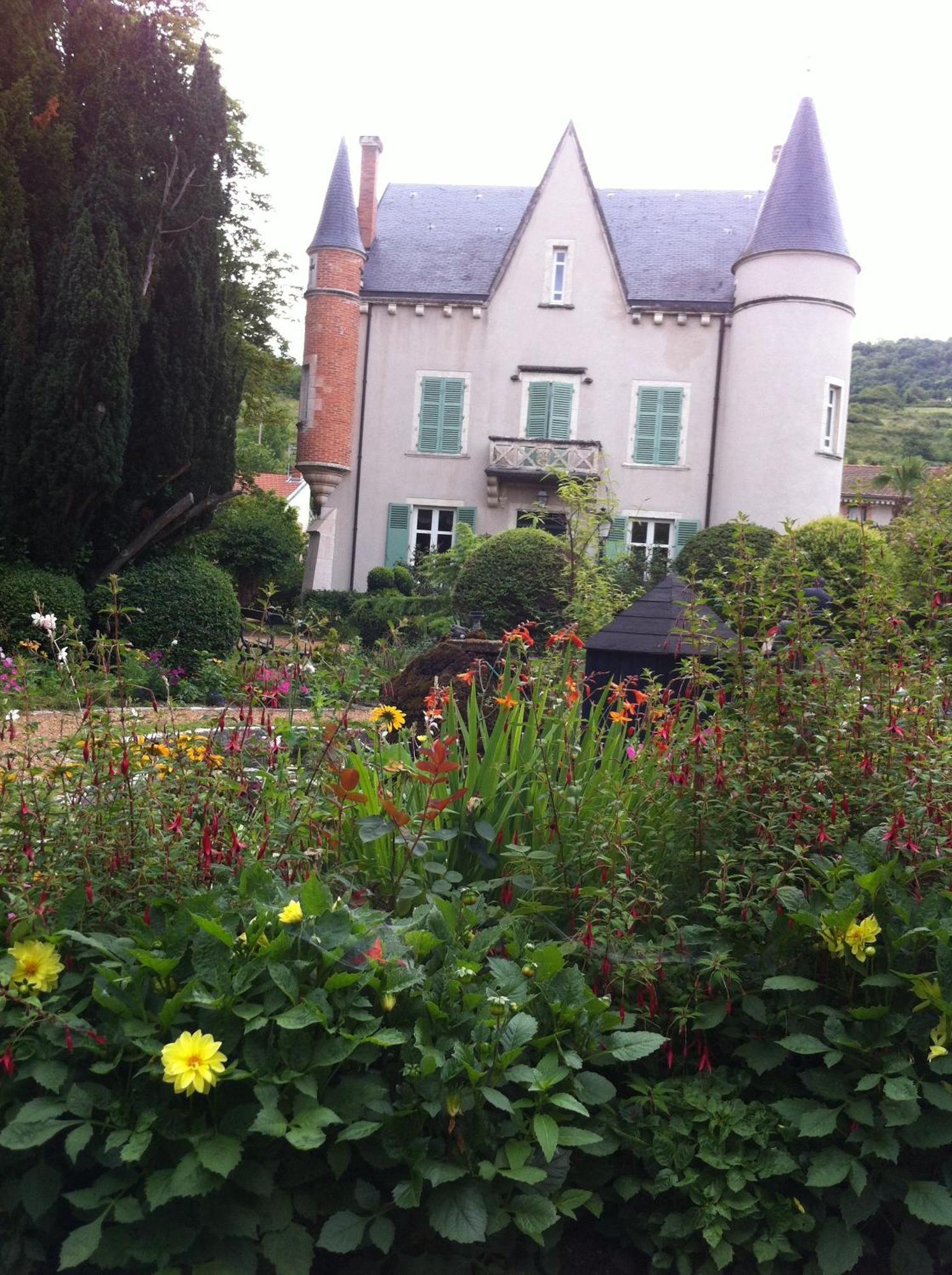 Au Fond De La Cour Bed & Breakfast Veyre-Monton Exterior photo