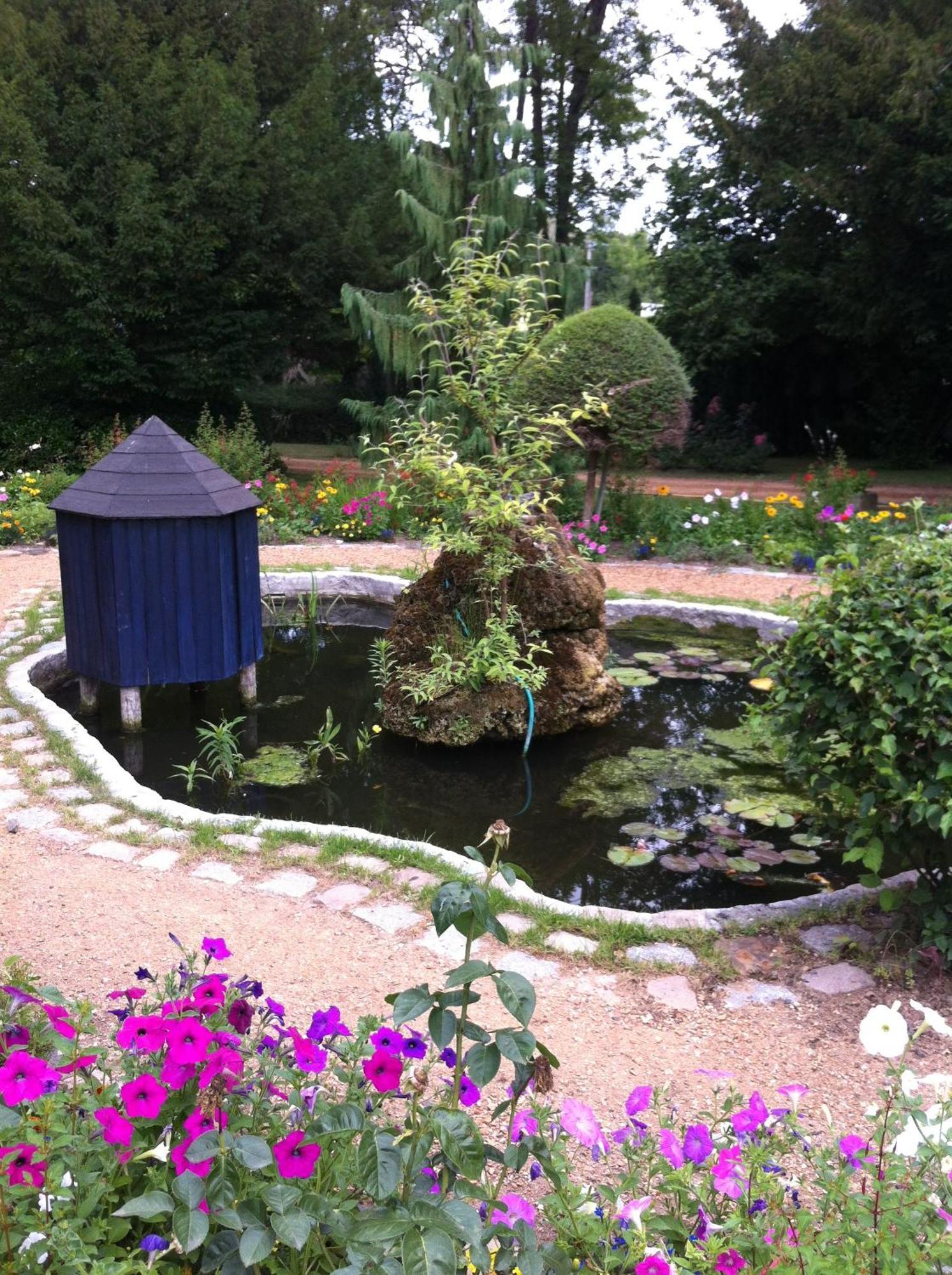 Au Fond De La Cour Bed & Breakfast Veyre-Monton Exterior photo