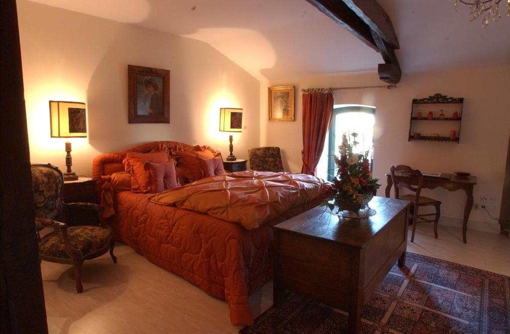 Au Fond De La Cour Bed & Breakfast Veyre-Monton Room photo