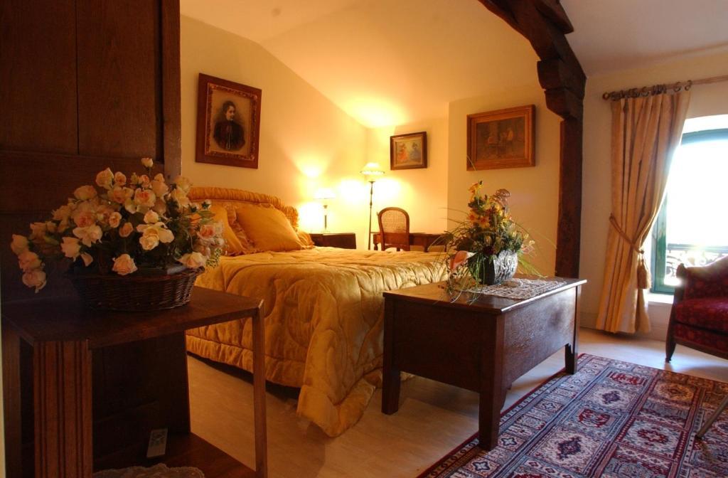 Au Fond De La Cour Bed & Breakfast Veyre-Monton Room photo