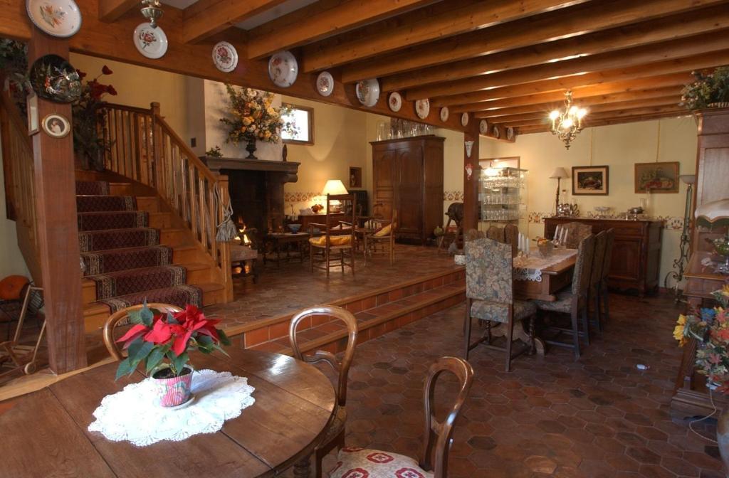 Au Fond De La Cour Bed & Breakfast Veyre-Monton Exterior photo