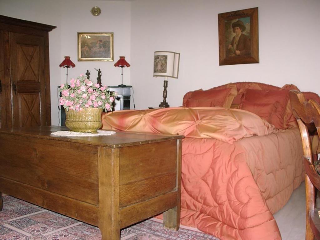 Au Fond De La Cour Bed & Breakfast Veyre-Monton Room photo